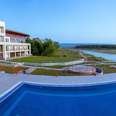 Park Safari Resort Sauraha Bagian luar foto