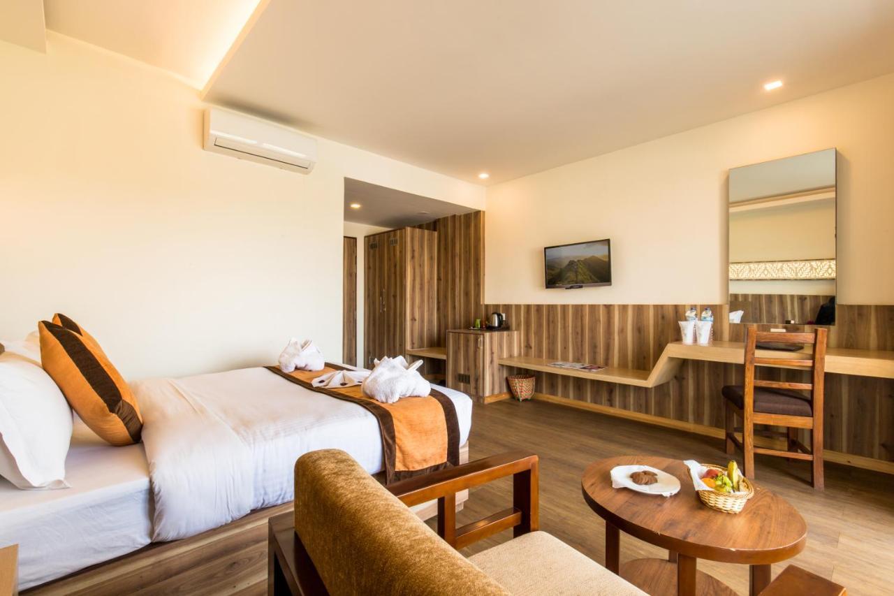 Park Safari Resort Sauraha Bagian luar foto